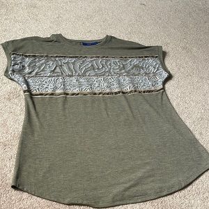 Apt. 9 women’s tshirt